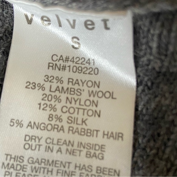 Velvet by Graham and Spencer Hooded Sweater Lambs Wool Silk Angora Blend Size S - Picture 3 of 5